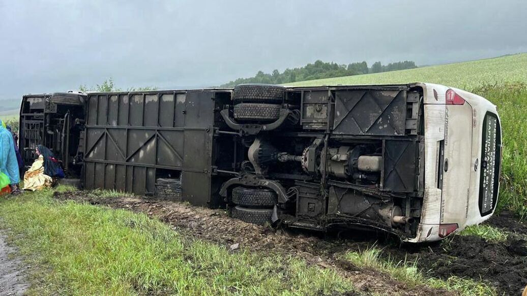 В Башкирии опрокинулся автобус с 40 пассажирами