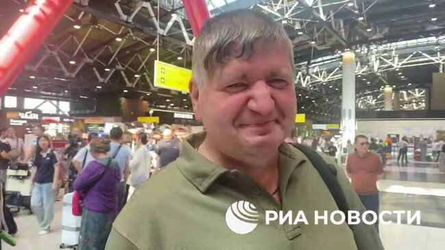 Пассажиры первого прямого авиарейса из Москвы в Пхеньян 