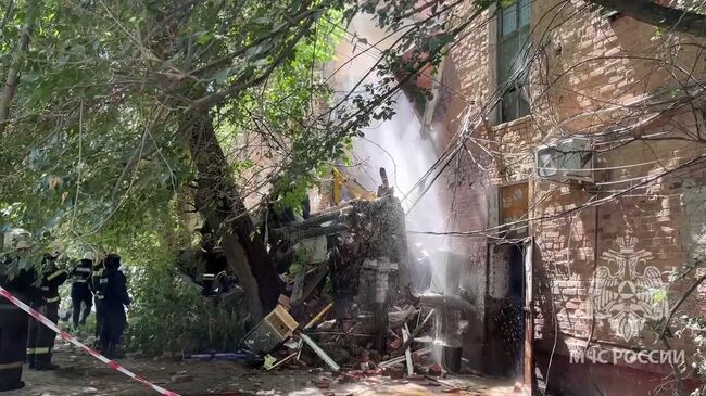 Кадры с места обрушения жилого дома в Астрахани Кадры с места обрушения жилого дома в Астрахани