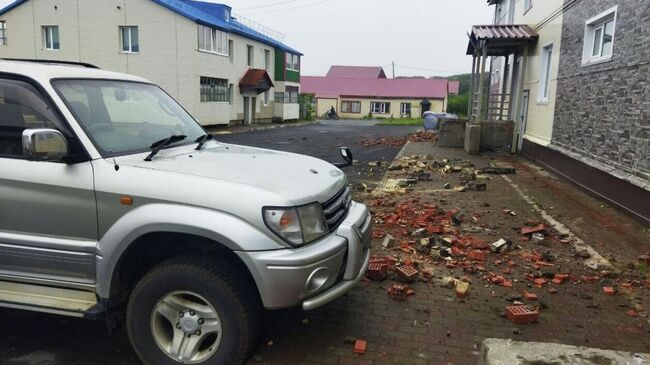 Печные трубы развалились в домах в Северо-Курильске во время сильнейшего землетрясения Печные трубы развалились в домах в Северо-Курильске во время сильнейшего землетрясения