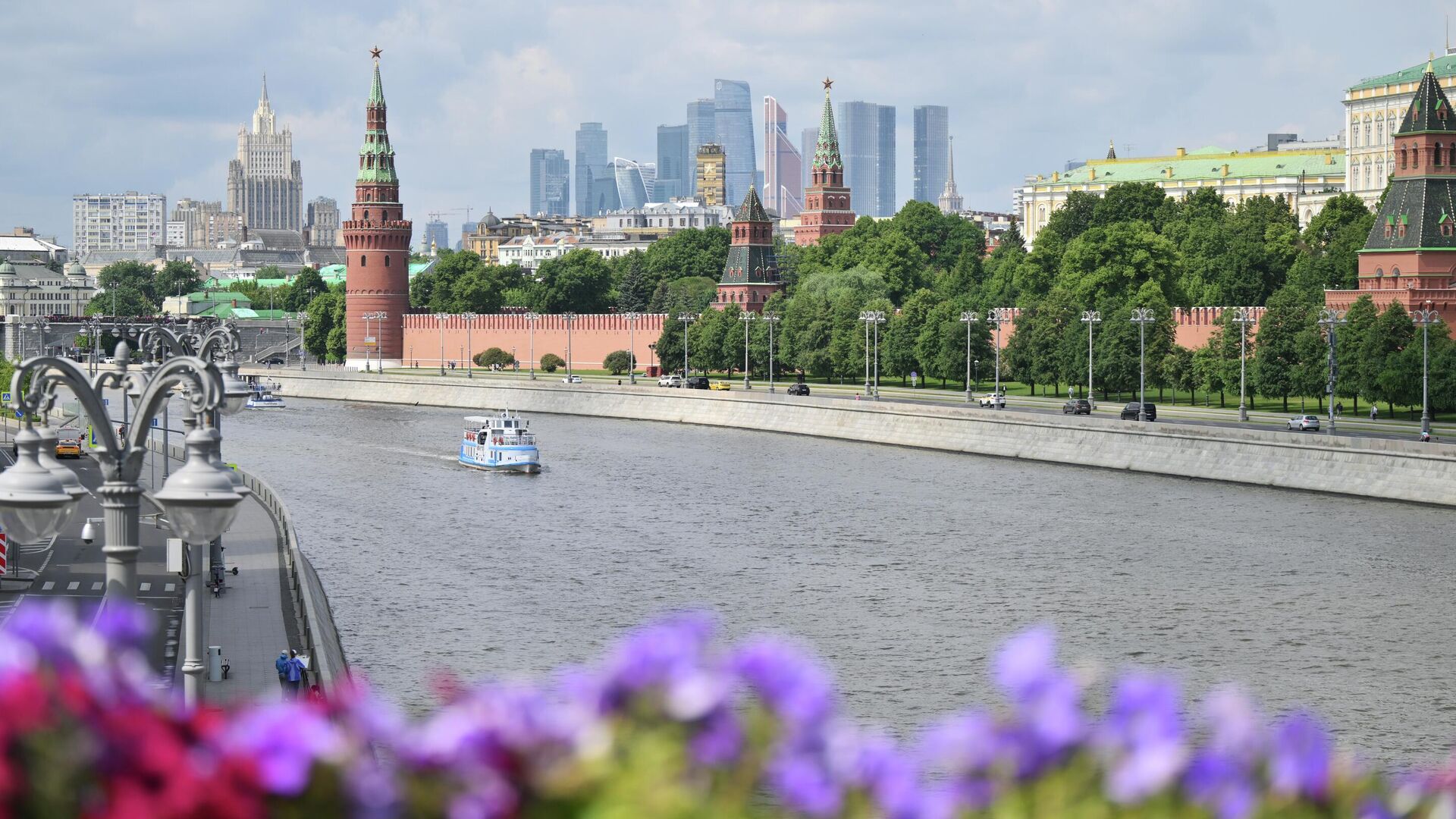 Вид на Кремль и Москва-сити - РИА Новости, 1920, 10.08.2025