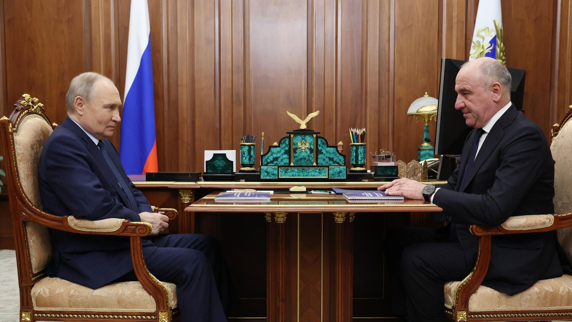 Путин призвал главу КЧР Темрезова увеличить количество мест в детских садах
