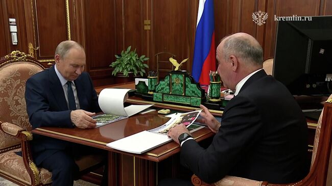 Рабочая встреча Путина с главой Карачаево-Черкесии Темрезовым Рабочая встреча Путина с главой Карачаево-Черкесии Темрезовым