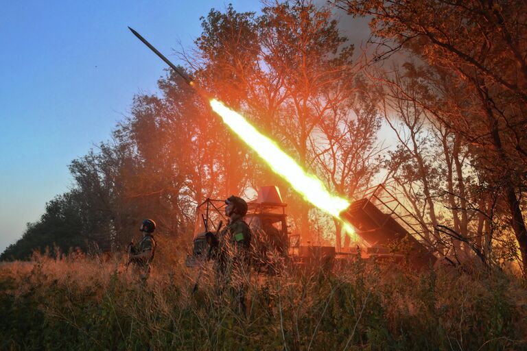 Боевая работа расчета РСЗО 9К55 Град-1 группировки войск Центр на Красноармейском направлении СВО в ДНР Боевая работа расчета РСЗО 9К55 Град-1 группировки войск Центр на Красноармейском направлении СВО в ДНР