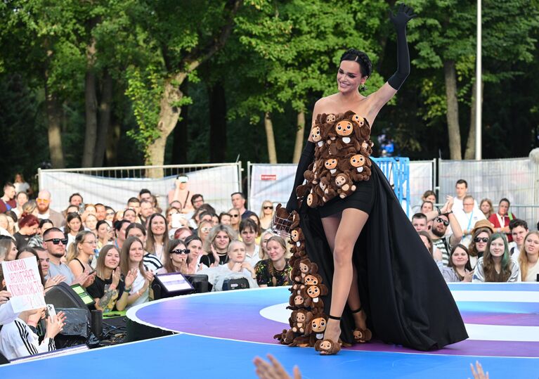 Певица Слава на фестивале VK Fest 2025 в Москве Певица Слава на фестивале VK Fest 2025 в Москве