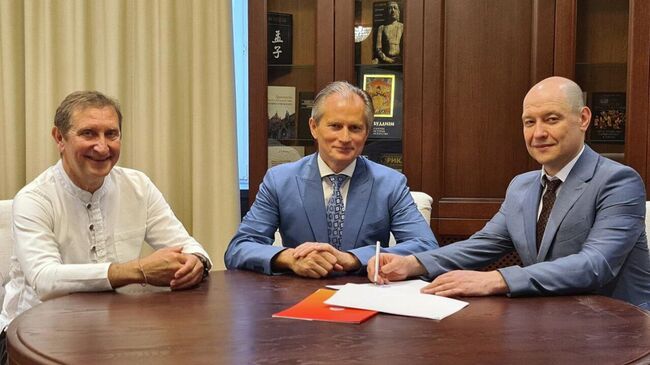 Подписание соглашения о строительстве буддийской ступы на Поклонной горе в Москве 