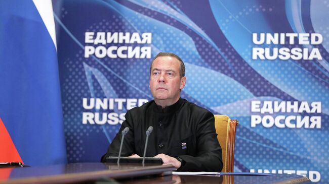 Зампред Совбеза РФ Дмитрий Медведев проводит рабочее совещание движения сторонников борьбы с неоколониализмом