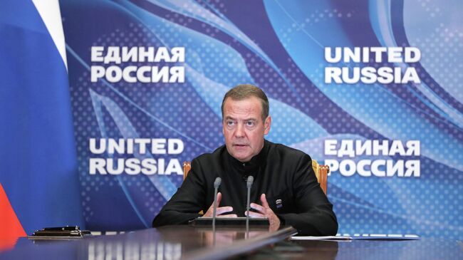 Зампред Совбеза РФ Дмитрий Медведев проводит рабочее совещание движения сторонников борьбы с неоколониализмом