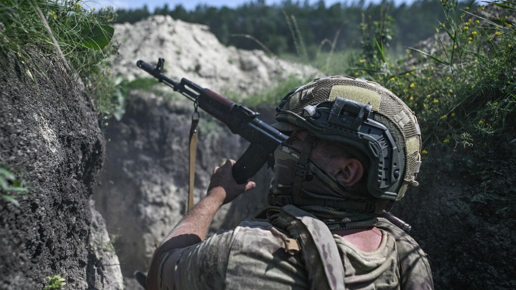 © РИА Новости / Сергей БобылевПерейти в медиабанк<br>Российский военнослужащий. Архивное фото