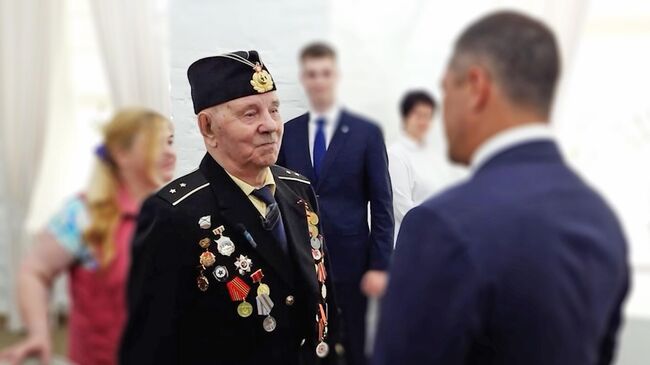 Вручение паспорта РФ ветерану из Латвии