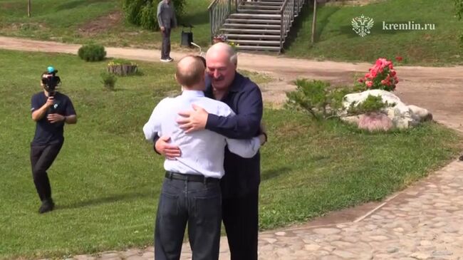 Кадры встречи Путина и Лукашенко на Валааме Кадры встречи Путина и Лукашенко на Валааме
