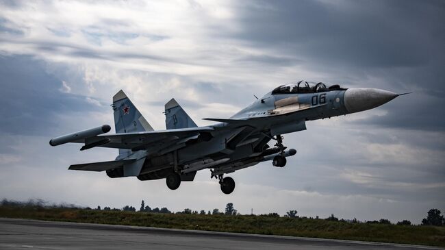 Многоцелевой истребитель Су-30СМ ВКС России в зоне проведения спецоперации