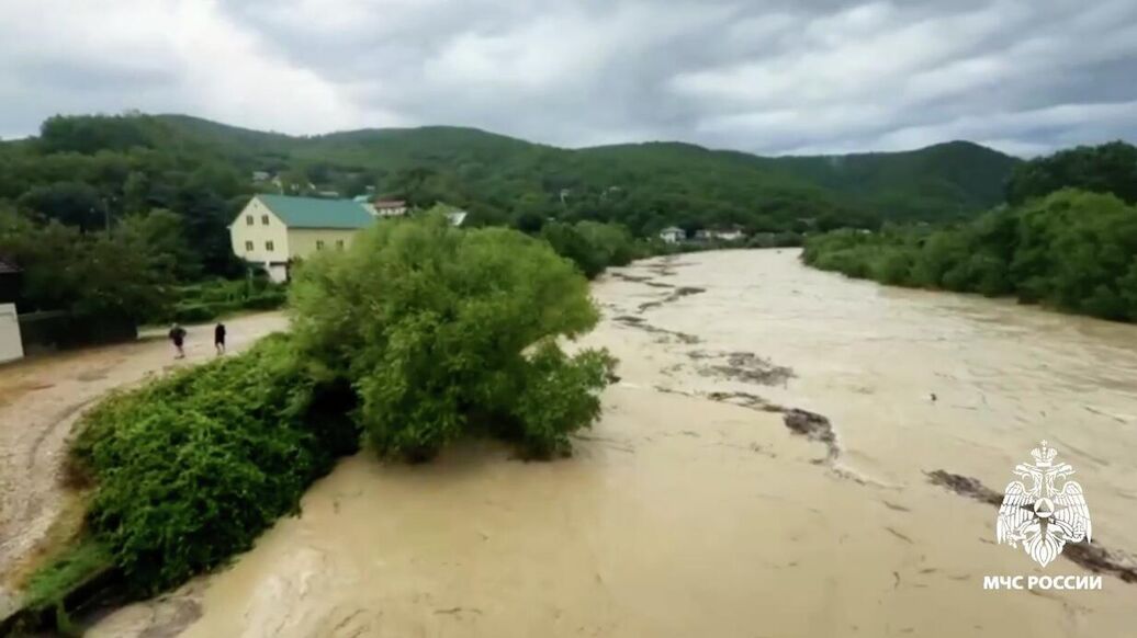 В Туапсинском районе подтопило 70 придомовых территорий и 34 дома