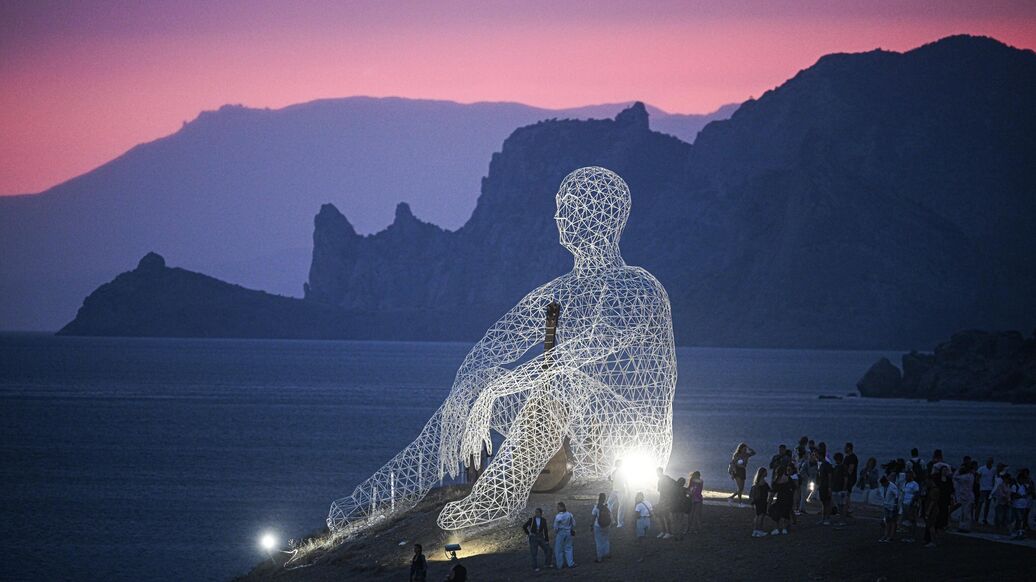 Грандиозные концерты и масштабные инсталляции: "Таврида.АРТ" в Крыму