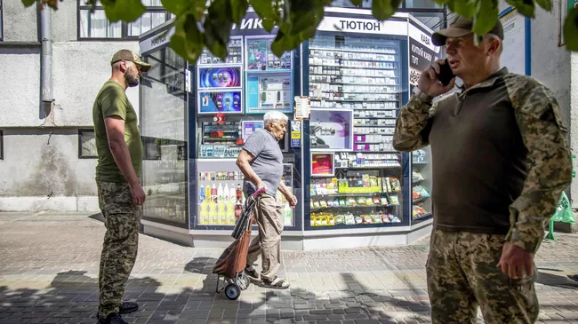 Сотрудники ТЦК патрулируют улицы