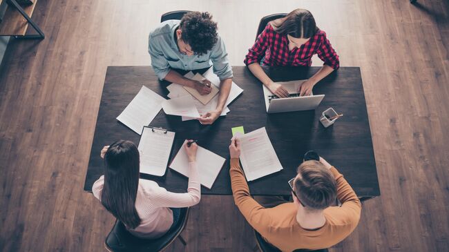 Студенты за работой