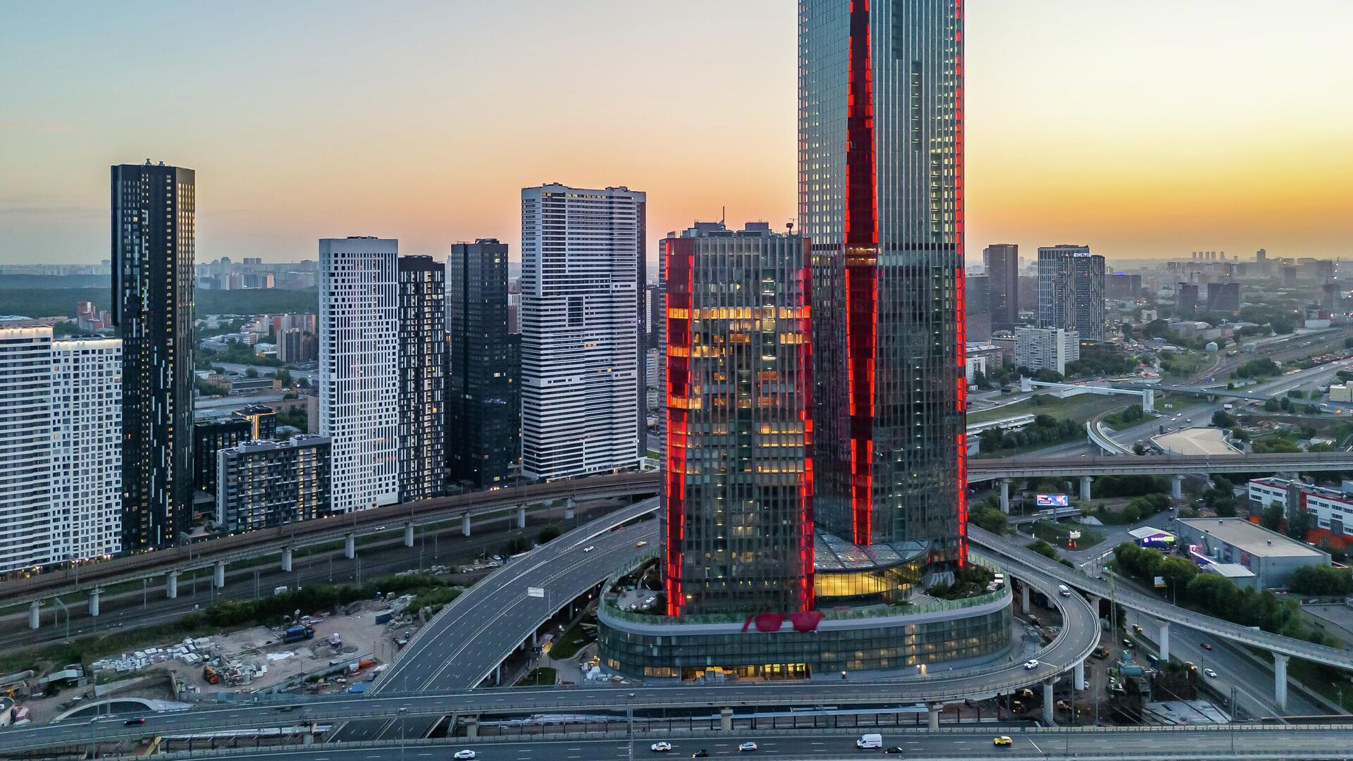 Небоскреб iCity в Москва-Сити  - РИА Новости, 1920, 05.08.2025