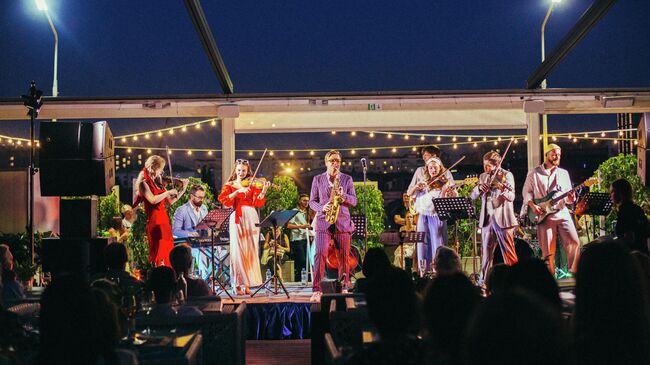 Музыкальный концерт в саду Эрмитаж