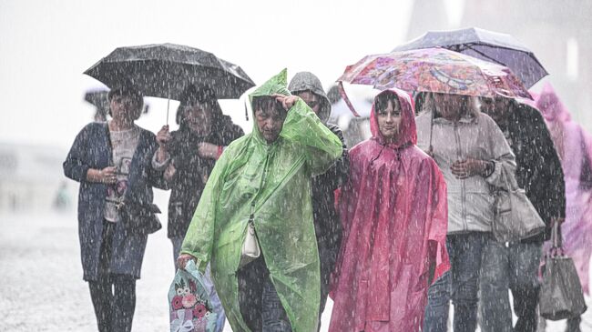 Сильный дождь в Москве