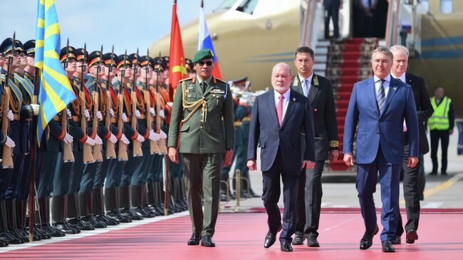 Король Малайзии Султан Ибрагим во время встречи в аэропорту в Москве