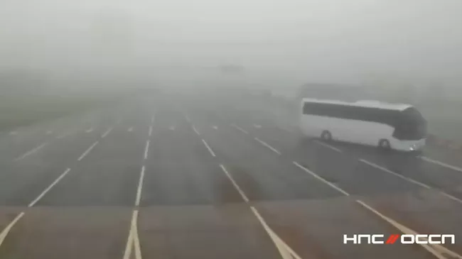 Автобус, въехавший в пункт оплаты на М-4