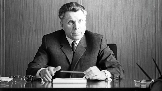 Николай Щелоков