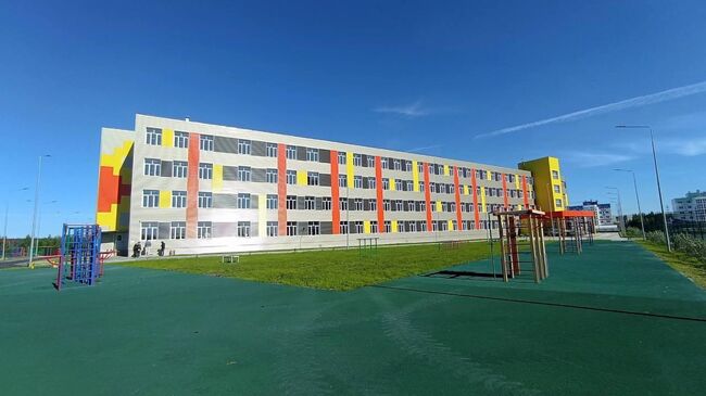 Новая школа в поселке Белый Яр Сургутского района Югры