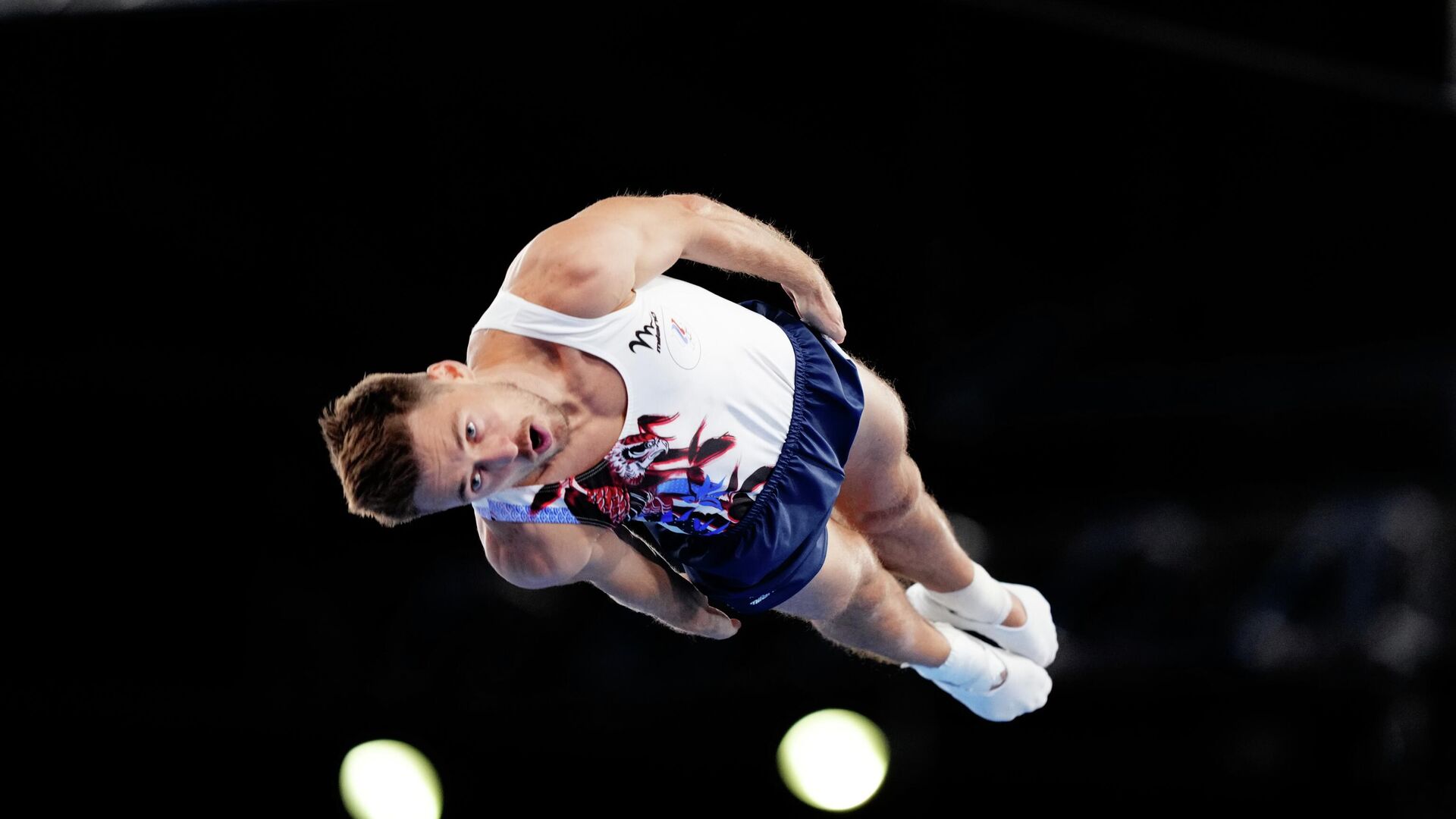 Прыгун на батуте Дмитрий Ушаков - РИА Новости, 1920, 07.08.2025