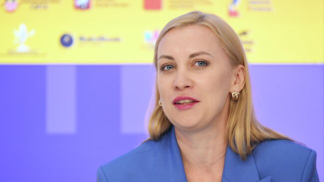 Замруководителя Департамента внешнеэкономических и международных связей города Москвы Ольга Жилина на пресс-конференции, посвященной Х юбилейному фестивалю индийской культуры День Индии