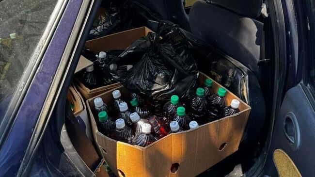 Автомобиль с кустарным алкоголем, изъятым на фоне массового отравления в Геленджике