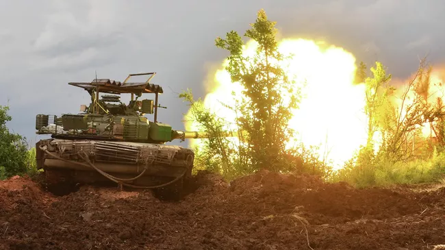 Танк Т-80 военнослужащих ВС РФ в зоне проведения СВО