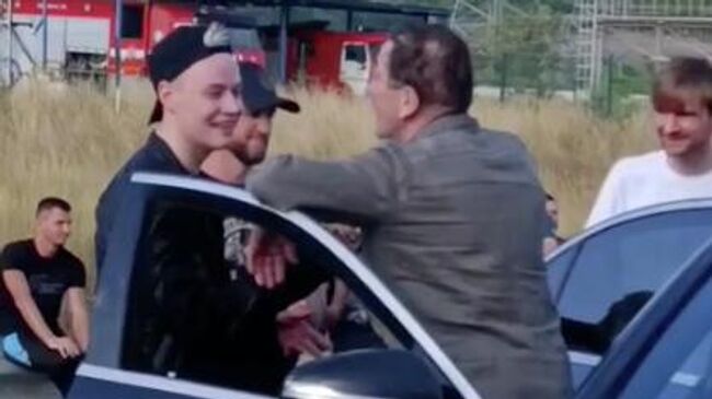 Григорий Лепс и Shaman стоят в пробке на подъездах к Крымскому мосту Григорий Лепс и Shaman стоят в пробке на подъездах к Крымскому мосту