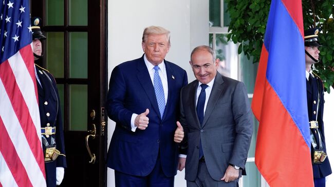 Президент США Дональд Трамп встречает в Белом доме премьер-министра Армении Никола Пашиняна