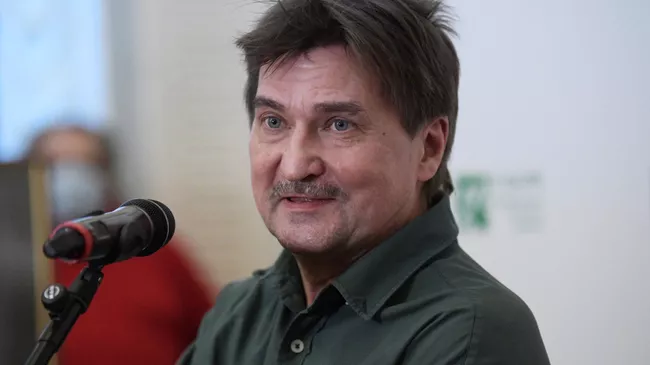 Юрий Бутусов