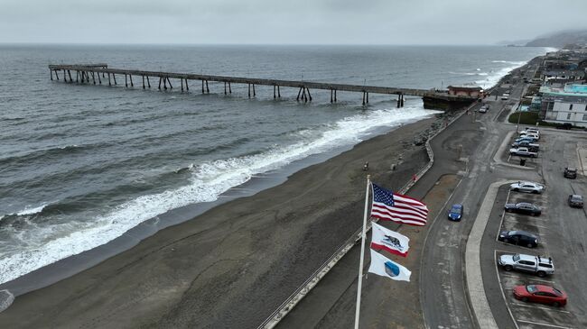 Вид на Тихий океан вдоль береговой линии в Калифорнии