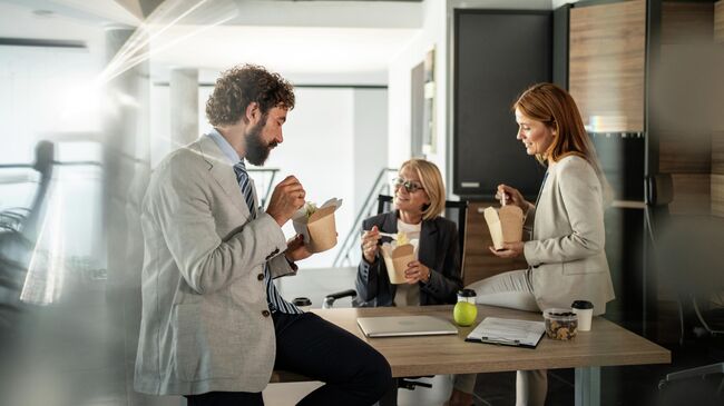 Обеденный перерыв в офисе