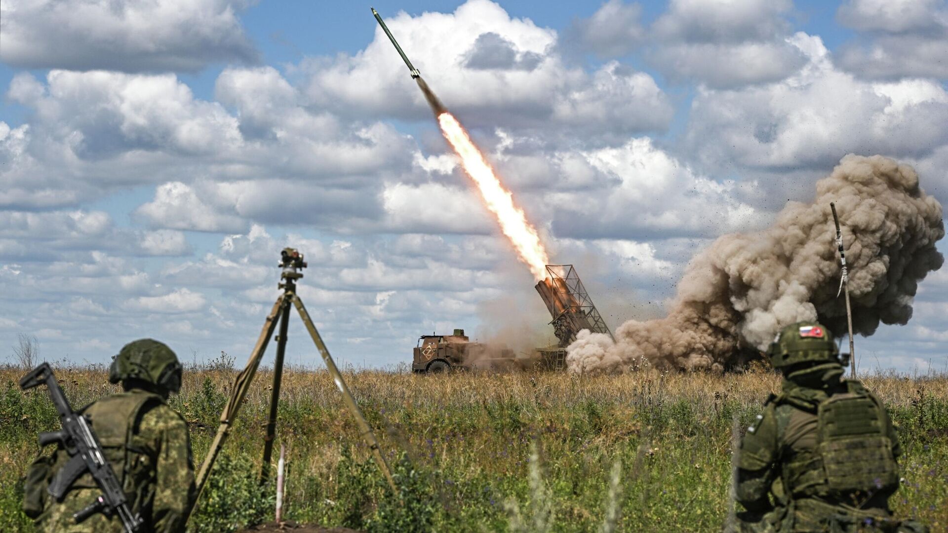 Минобороны рассказало о массированном ударе по объектам ВПК Украины