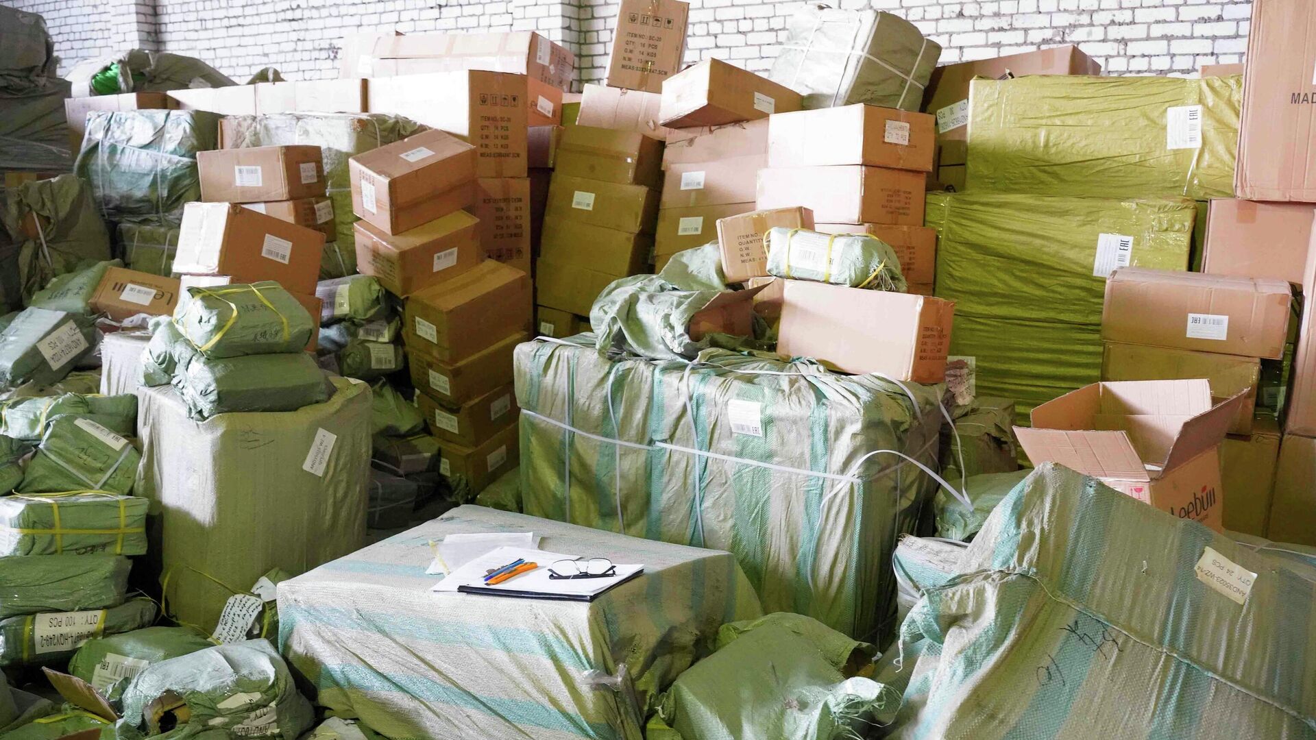 Гуманитарная помощь от брянских таможенников для бойцов спецоперации - РИА Новости, 1920, 11.08.2025