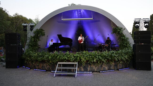 Фестиваль классической, этнической и джазовой музыки в Алупке Фестиваль классической, этнической и джазовой музыки в Алупке