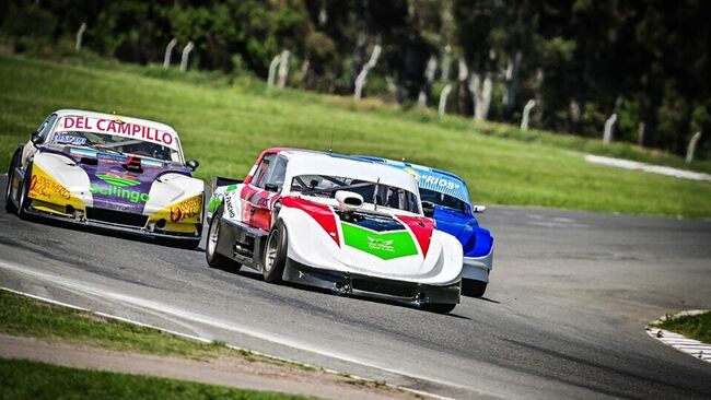 Гоночные автомобили команды Turismo Pista San Luis