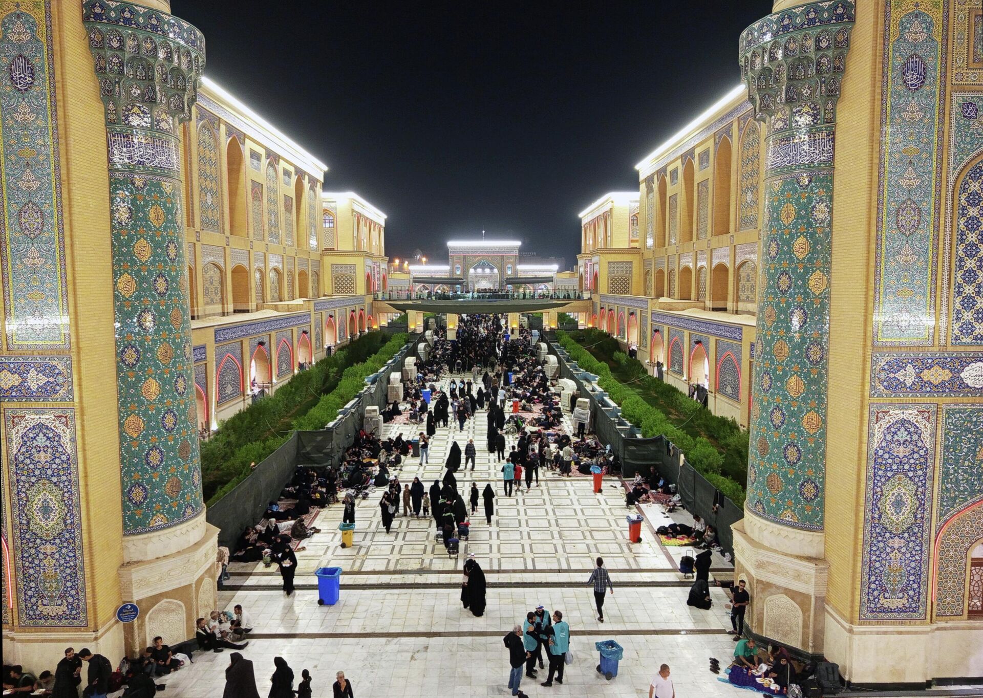 Паломничество мусульман-шиитов в священный для них город Наджаф во время ежегодного шиитского религиозного шествия Арбаин Паломничество мусульман-шиитов в священный для них город Наджаф во время ежегодного шиитского религиозного шествия Арбаин - РИА Новости, 1920, 13.08.2025