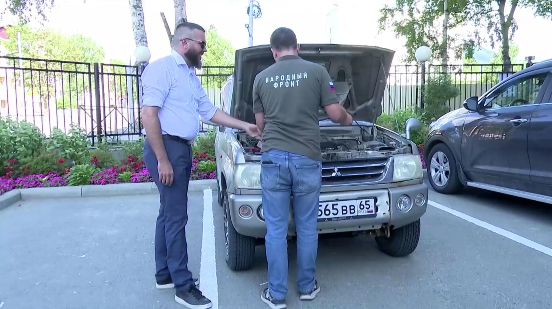  Канадец Стивен Хамби передал свой автомобиль Mitsubishi Pajero Mini для нужд СВО. Кадр видео - РИА Новости, 1920, 13.08.2025