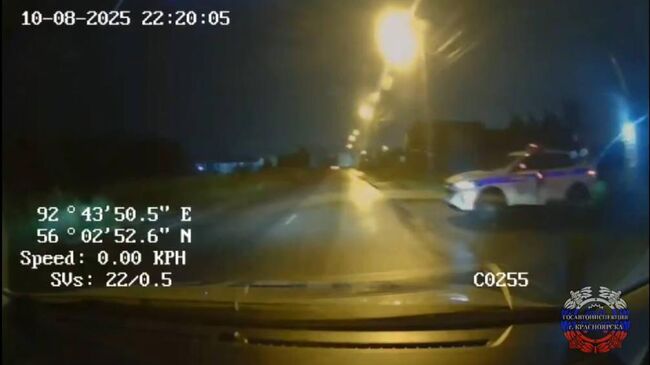 Пьяный водитель протаранил машину экипажа ДПС в Красноярске