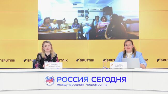 Участники мастер-класса SputnikPro для газеты Le Jeune Indépendant