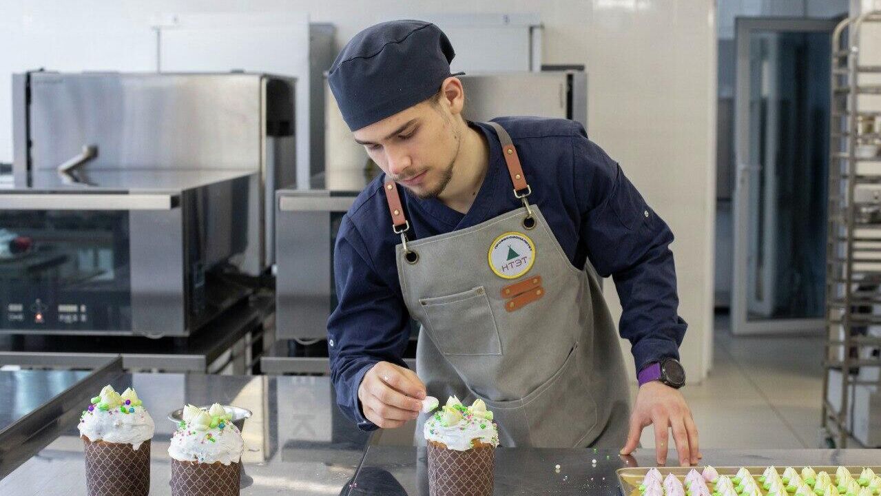 Чемпионат Профессионалы в компетенции Поварское дело Чемпионат Профессионалы в компетенции Поварское дело - РИА Новости, 1920, 15.08.2025