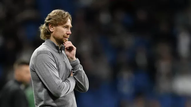 Валерий Карпин