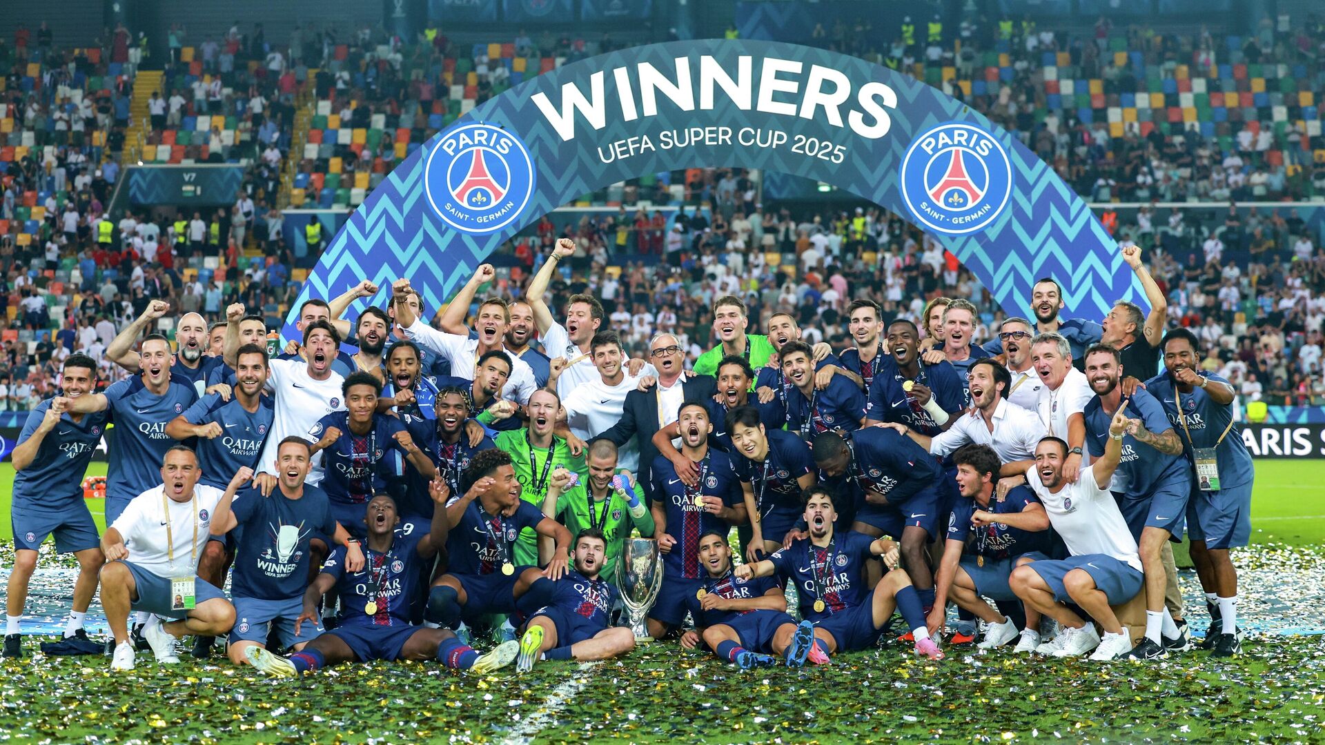 Футболисты ПСЖ с Суперкубком УЕФА - РИА Новости, 1920, 14.08.2025