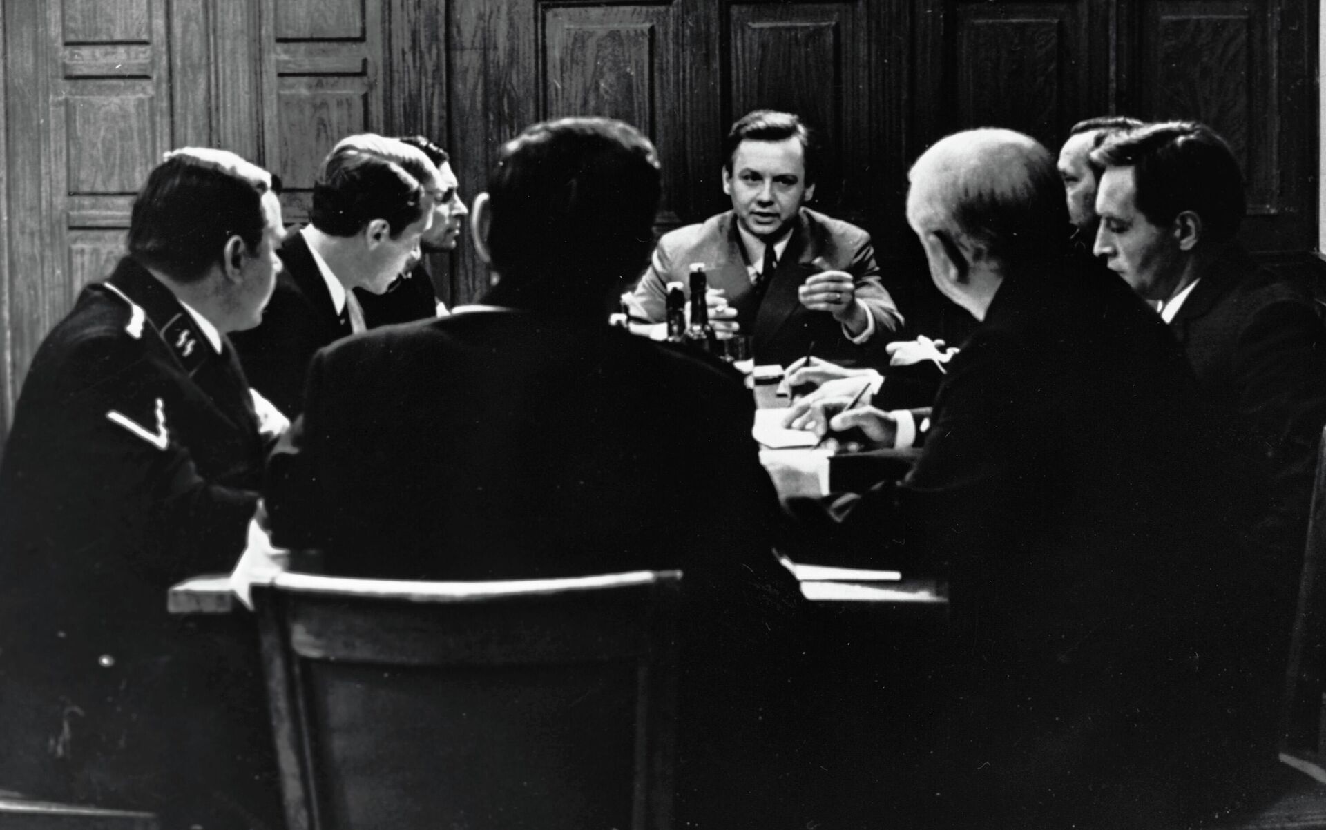 Кадр из многосерийного художественного фильма Семнадцать мгновений весны - РИА Новости, 1920, 04.11.2025