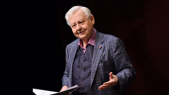 Художественный руководитель МХТ имени А.П.Чехова Олег Табаков на церемонии вручения премии Олега Табакова в Московском театре под руководством О.Табакова в Москве