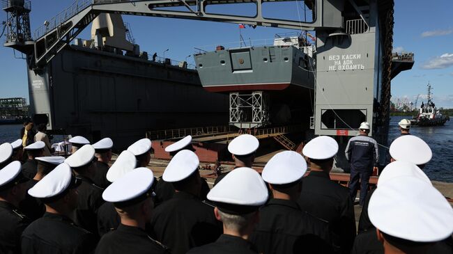 Торжественная церемония спуска на воду фрегата Адмирал Амелько в Санкт-Петербурге Торжественная церемония спуска на воду фрегата Адмирал Амелько в Санкт-Петербурге